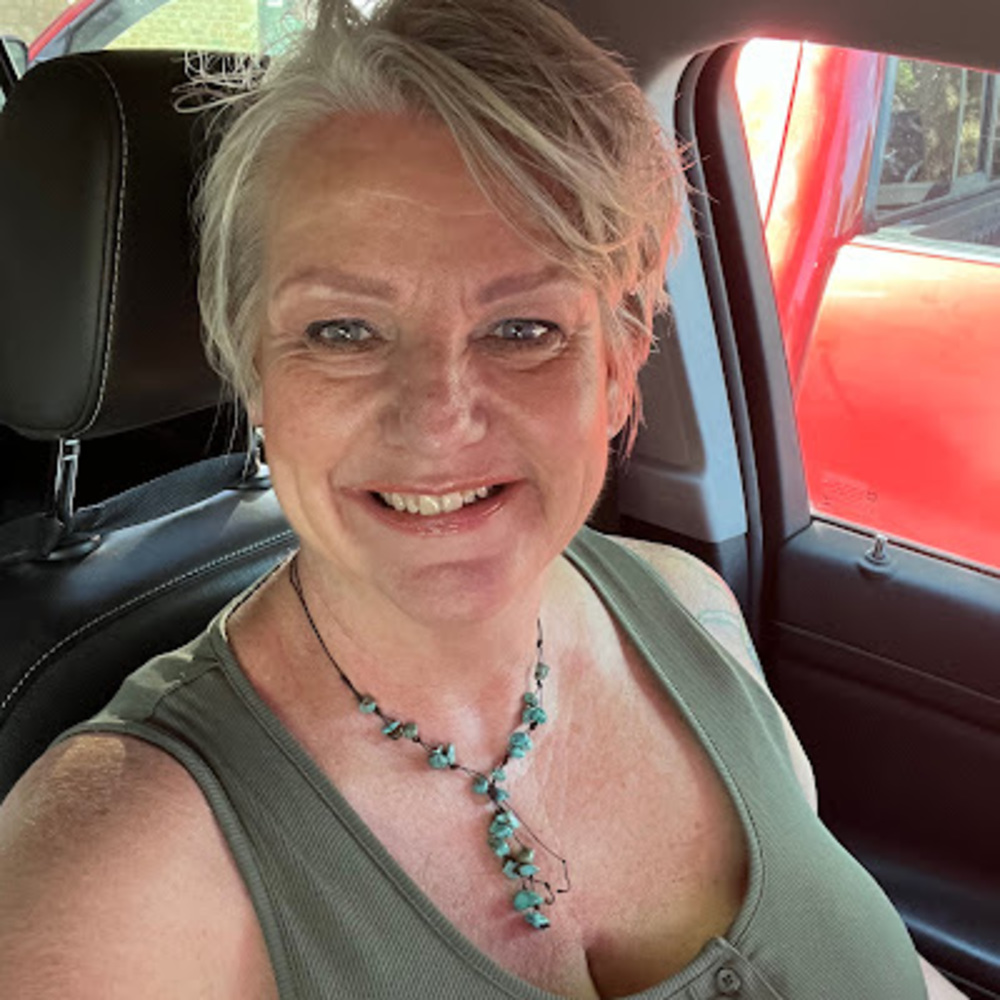 Meet your Posher, Denise